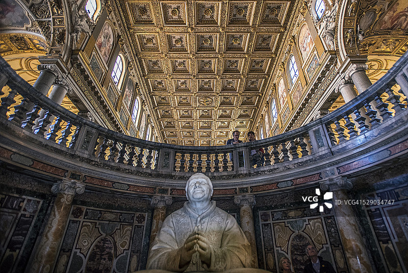 罗马圣母大教堂内部图片素材