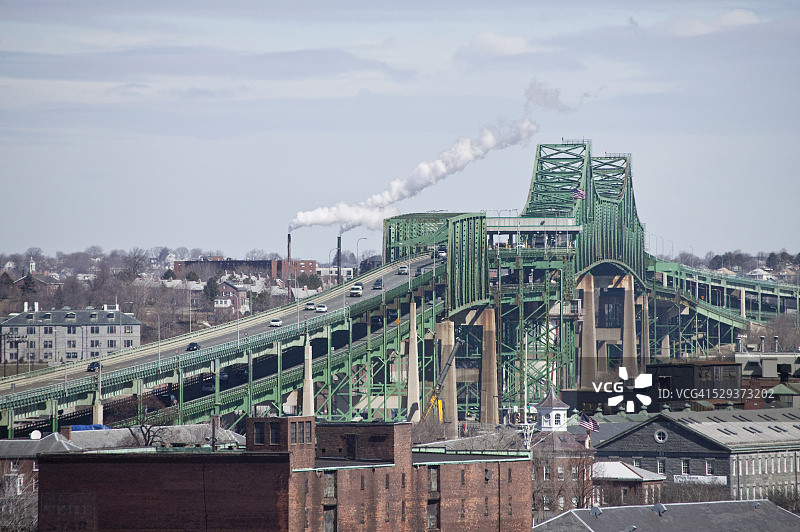 美国马萨诸塞州波士顿托宾桥，横跨神秘河，位于波士顿港图片素材