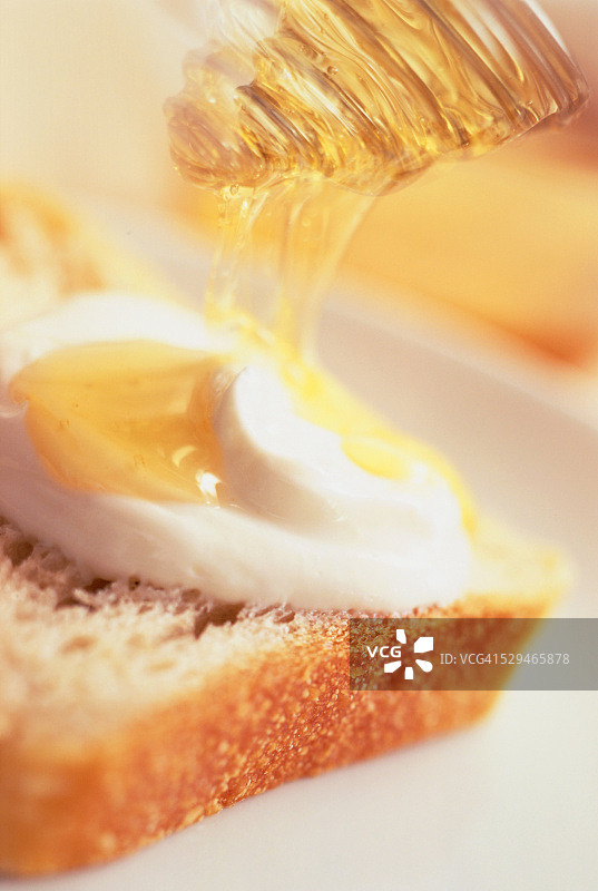 脱脂牛奶蜂蜜吐司图片素材