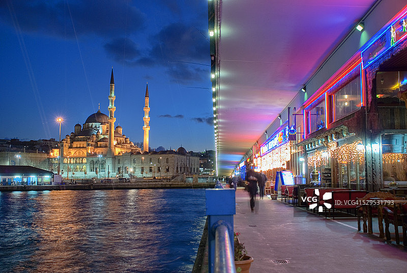 耶尼清真寺的黄昏图片素材