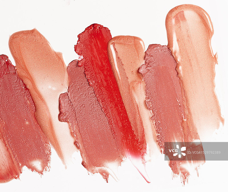 唇彩的涂抹图片素材