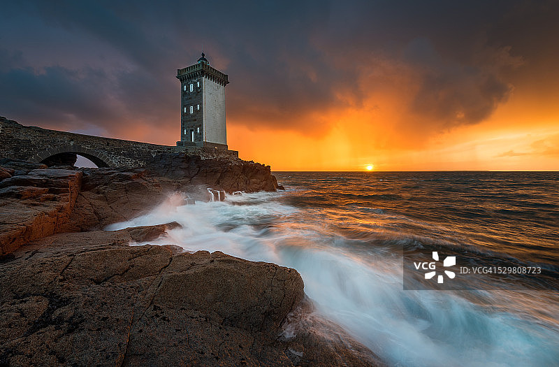 布列塔尼（勒孔凯）的迷人光线图片素材