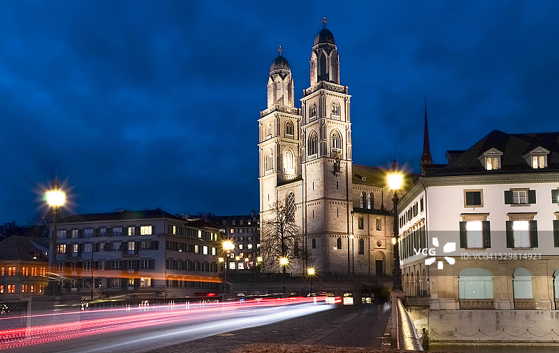 黄昏时分的大教堂和明斯特布吕克桥图片素材