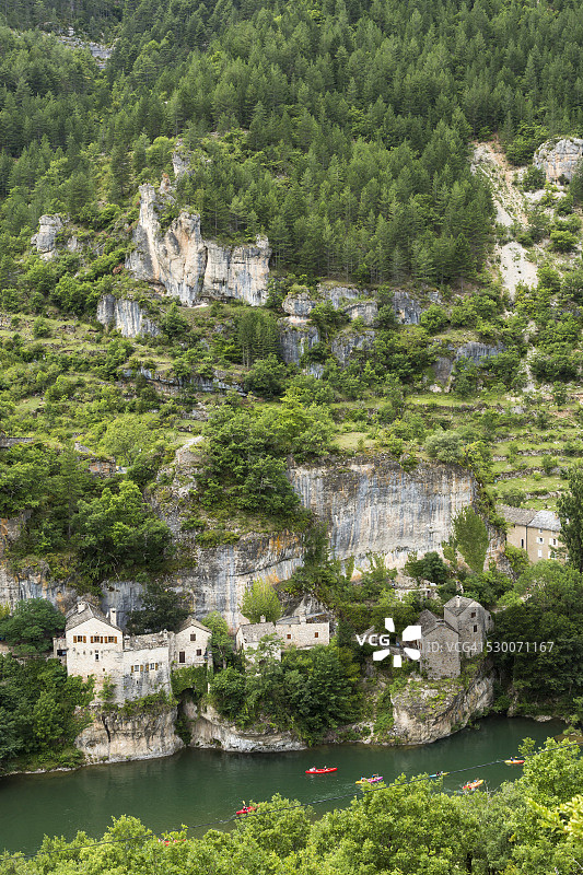 法国朗格多克-鲁西永塔尔恩河峡谷的卡斯卡德旅馆图片素材
