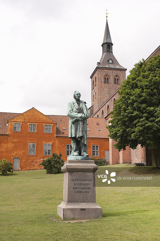 丹麦欧登塞：安徒生雕像、安徒生公园、欧登塞主教座堂图片素材