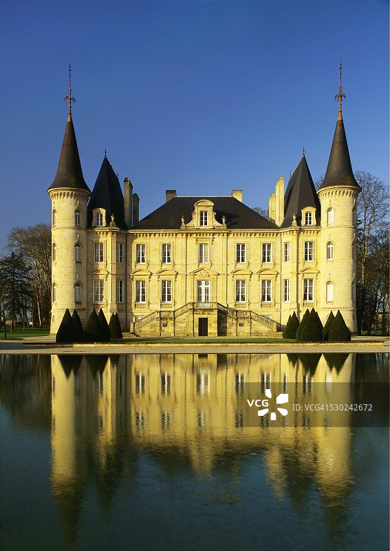 法国吉伦特省梅多克的碧尚男爵酒庄图片素材