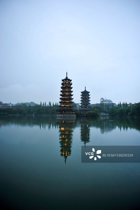 桂林日月双塔图片素材