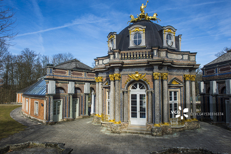 拜罗伊特埃尔米塔日历史公园的橘园和太阳神庙图片素材