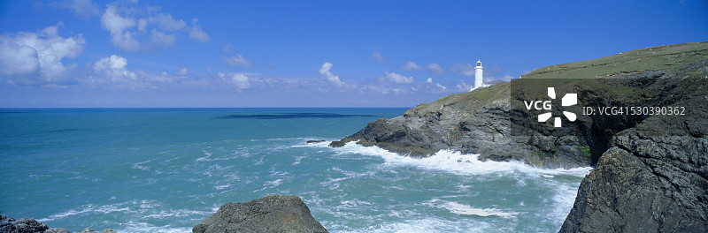 特里沃斯灯塔和特里沃斯角，英国康沃尔郡北部图片素材