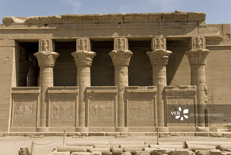 丹德拉墓地的罗马马姆西神庙，埃及尼罗河谷图片素材