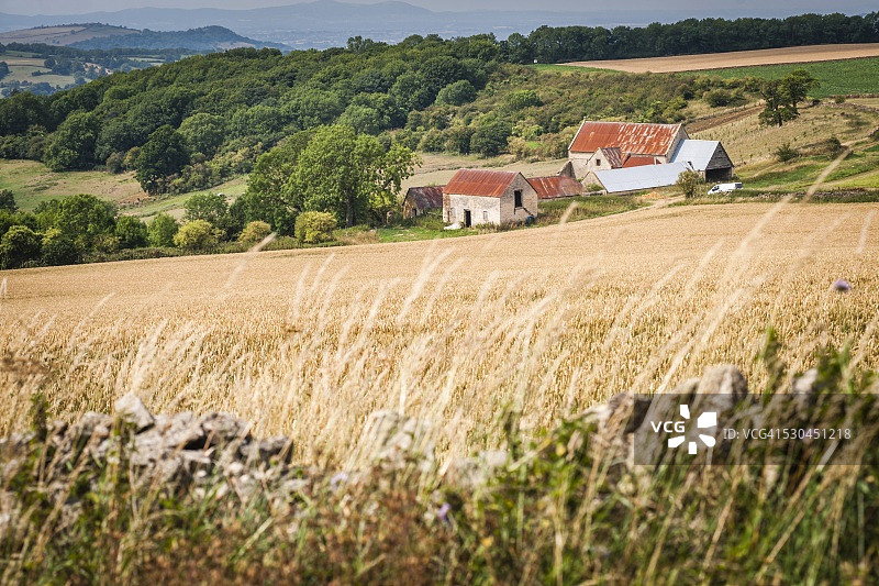 科茨沃尔德温奇科姆苏德利山谷的农场，英格兰，英国，欧洲图片素材