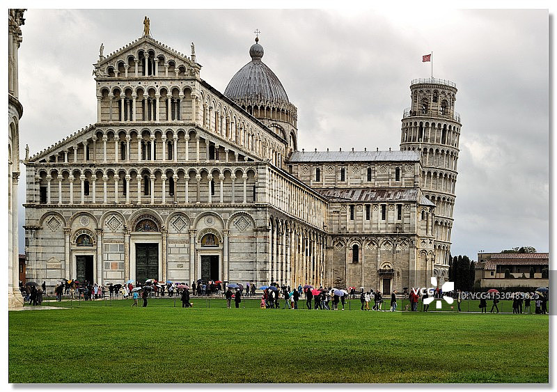 奇迹广场上的雨图片素材