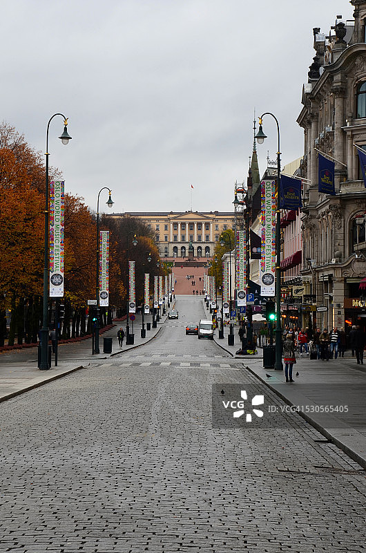 奥斯陆主要街道卡尔·约翰斯门大街图片素材