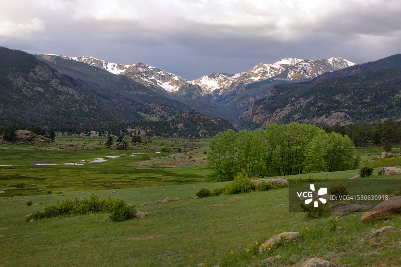 落基山国家公园莫兰公园的暴风雨图片素材