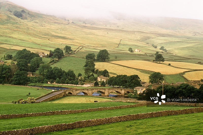 Burnsall村及周边乡村图片素材