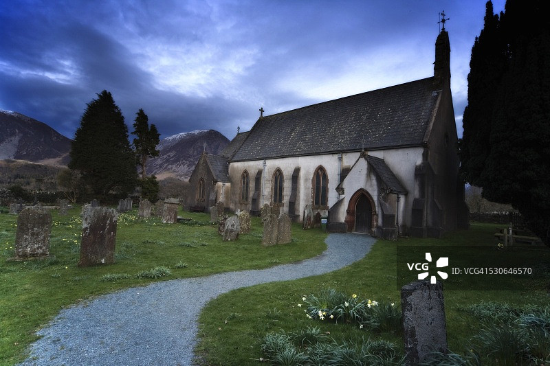 湖区坎布里亚郡的教堂和墓地，英格兰图片素材