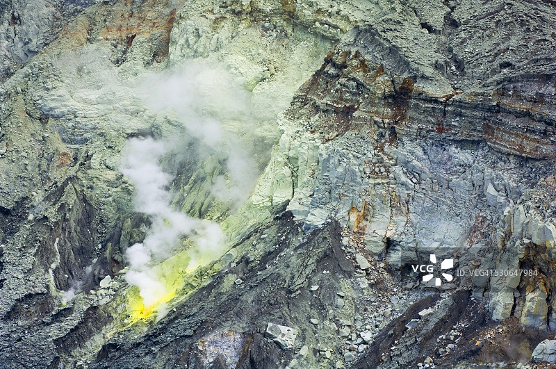 哥斯达黎加波阿斯火山中的硫磺喷气孔图片素材