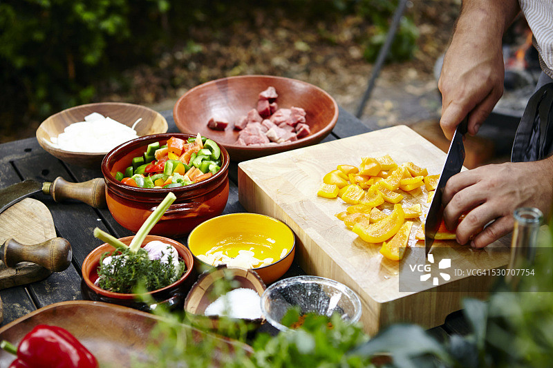 切甜椒的人图片素材