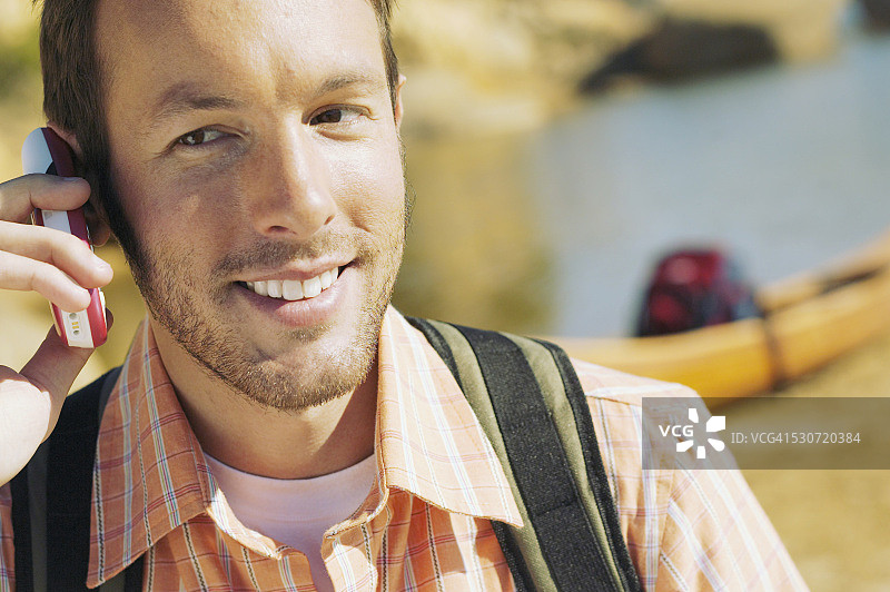 手持手机的男人图片素材