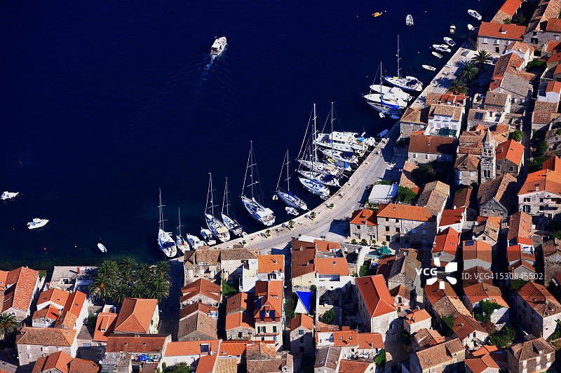 克罗地亚维斯岛亚得里亚海维斯镇图片素材