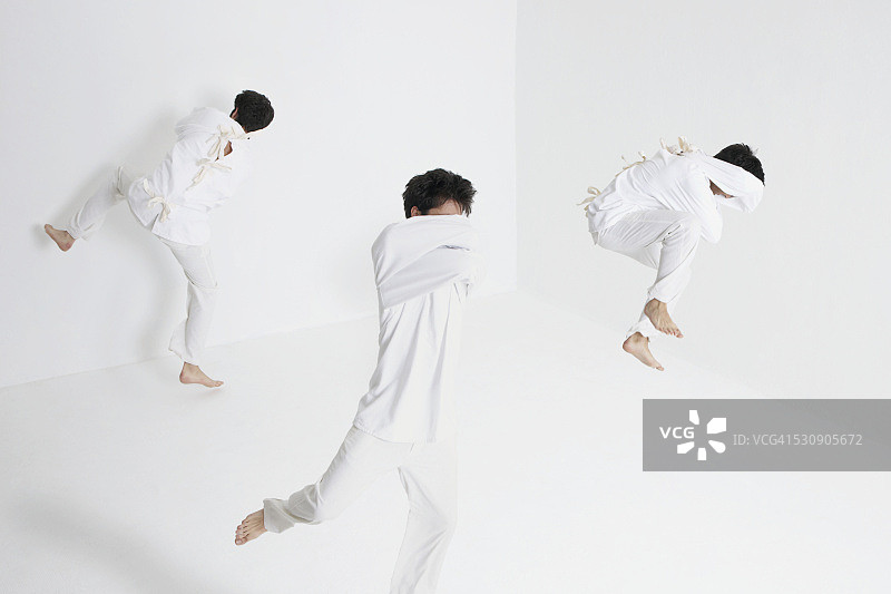 穿着紧身衣的男子图片素材