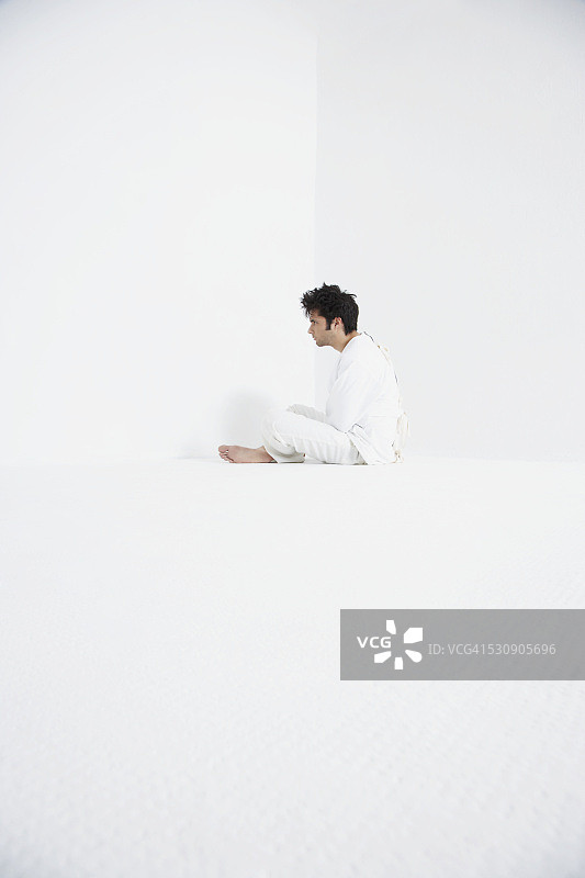 穿着紧身衣的男子图片素材