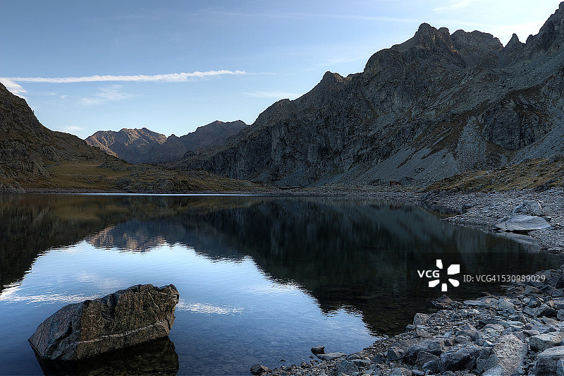 法国阿尔卑斯山贝勒东纳湖图片素材