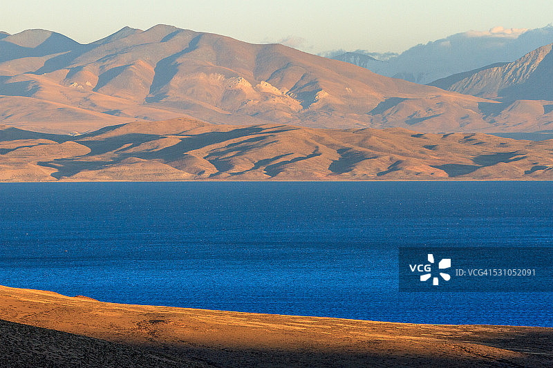 西藏自治区阿里地区玛旁雍错湖的黄昏图片素材