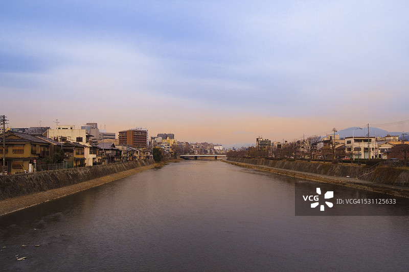 鸭川的冬季景色图片素材