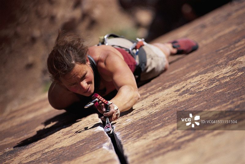 女子攀岩图片素材