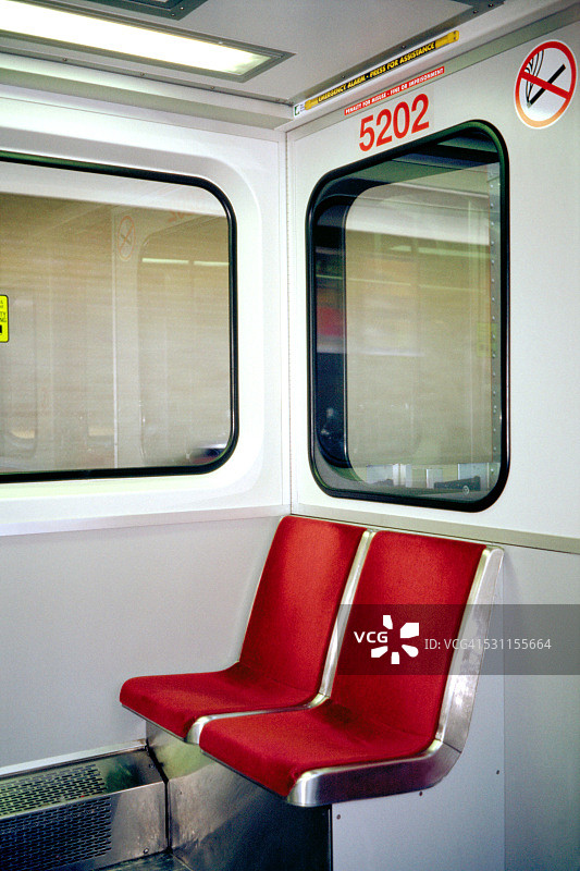 火车车厢内的座位图片素材