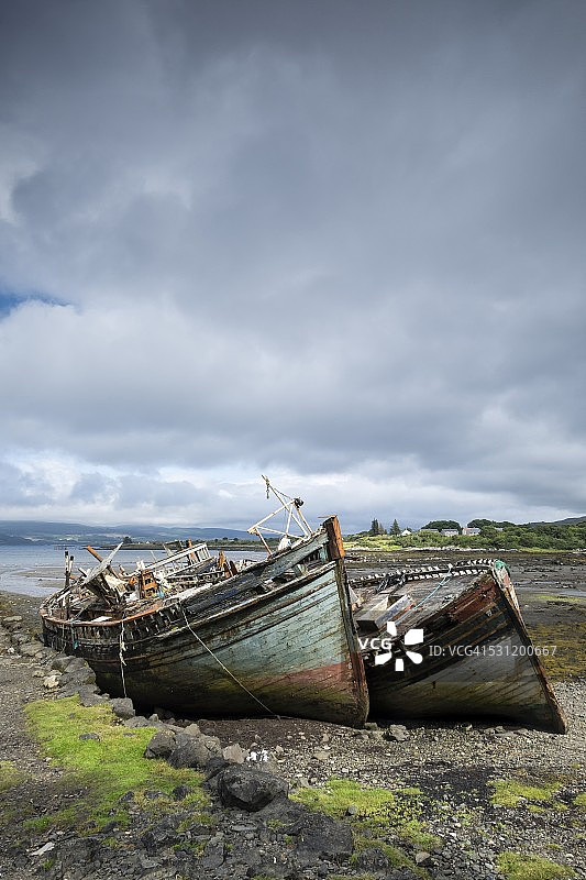 英国苏格兰阿盖尔-比特岛穆尔岛海岸的沉船图片素材