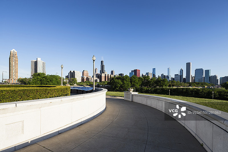 美国伊利诺伊州芝加哥，千禧公园和天际线图片素材