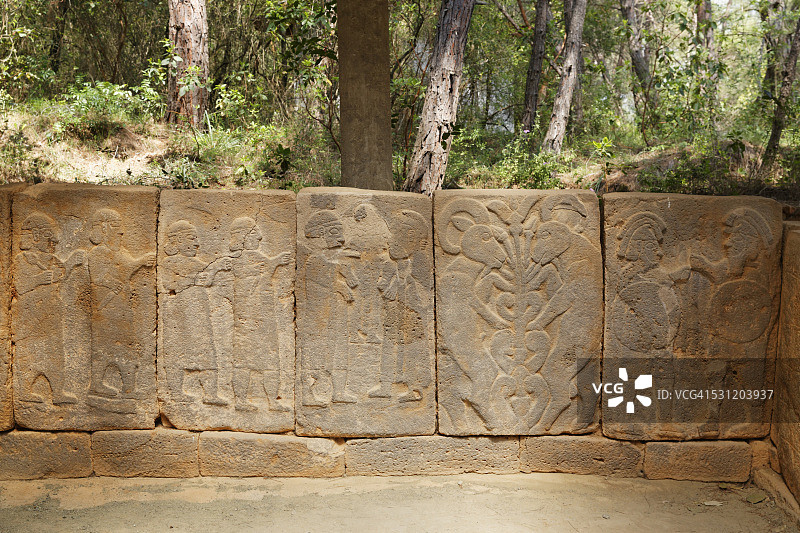 土耳其奥斯曼尼耶省北部城门上的赫梯城堡建筑群浮雕图片素材