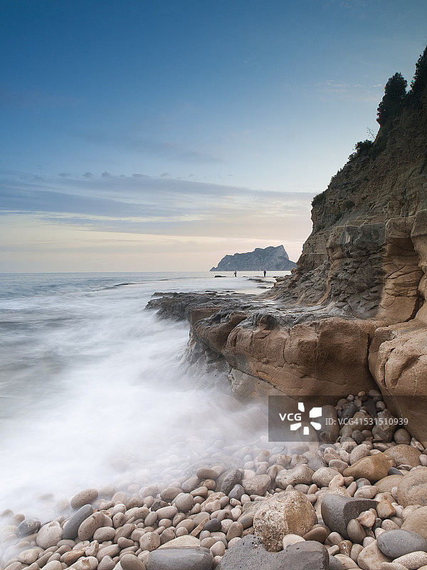 海浪拍打的海洋悬崖岩石图片素材