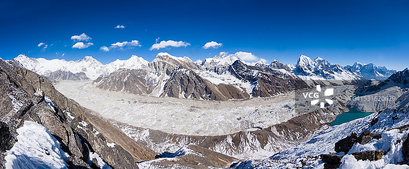 从尼泊尔Gokyo Ri看到的喜马拉雅山全景图片素材