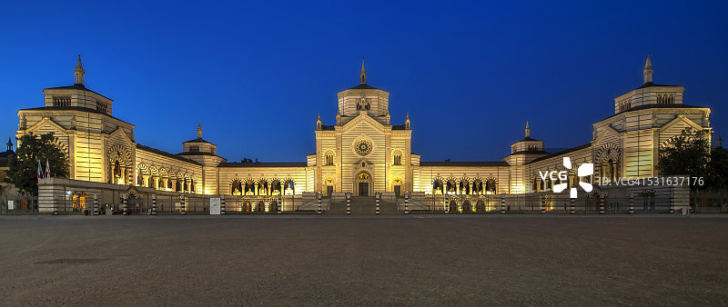 蓝色时分的米兰纪念公墓图片素材