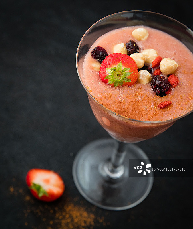 黄瓜草莓杏仁冰沙图片素材