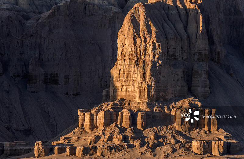 西藏阿里地区札达土林黄昏图片素材