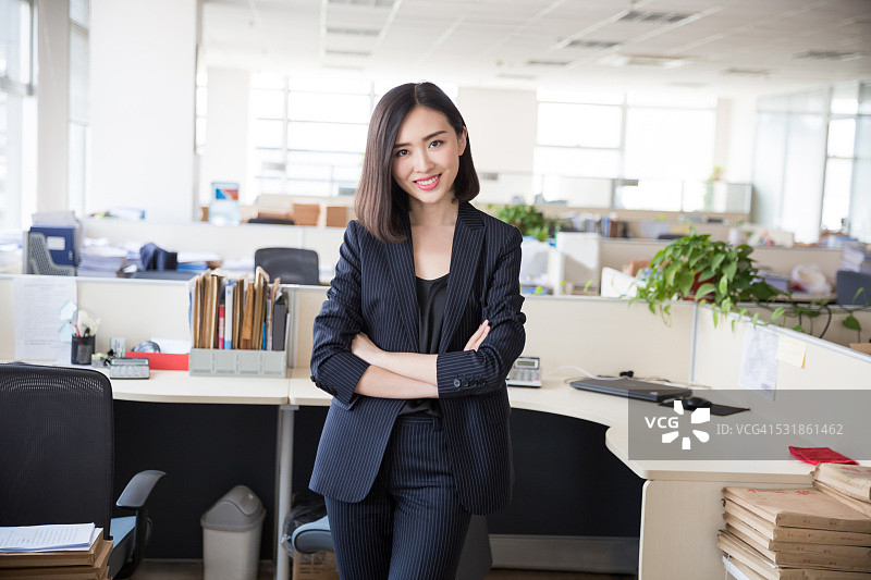 在办公室里的女人图片素材