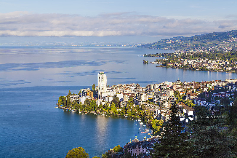 瑞士日内瓦湖畔蒙特勒城市风光图片素材