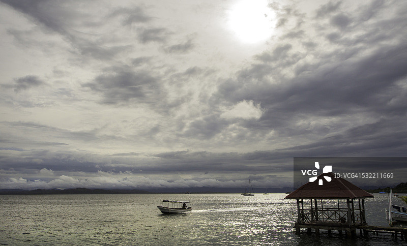 博卡斯-德尔托罗海滨的水上出租车图片素材