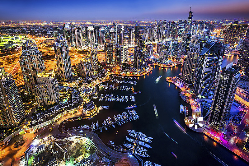 迪拜码头夜景图片素材