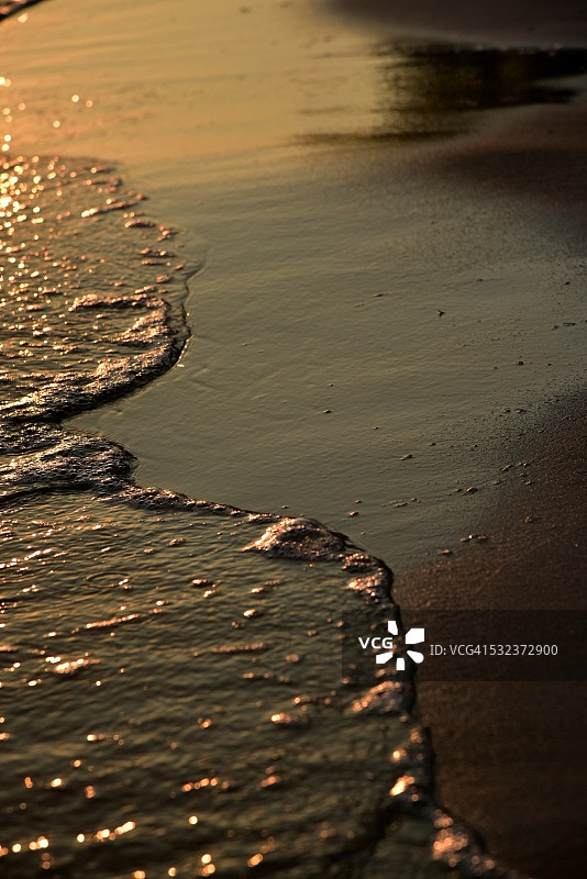 柬埔寨戈公岛沙滩海浪涌动图片素材