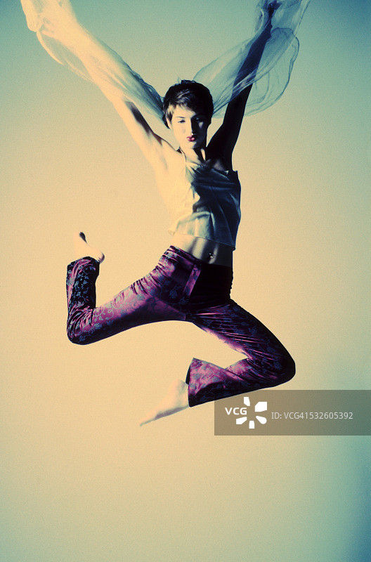 跳跃的舞者图片素材