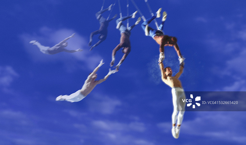 高空飞人表演图片素材