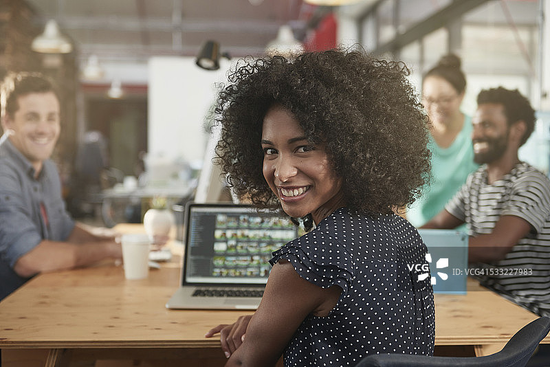 该开始设计了图片素材