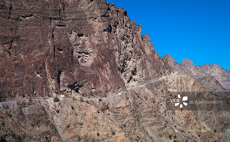 穿过阿曼哈杰尔山脉的道路图片素材