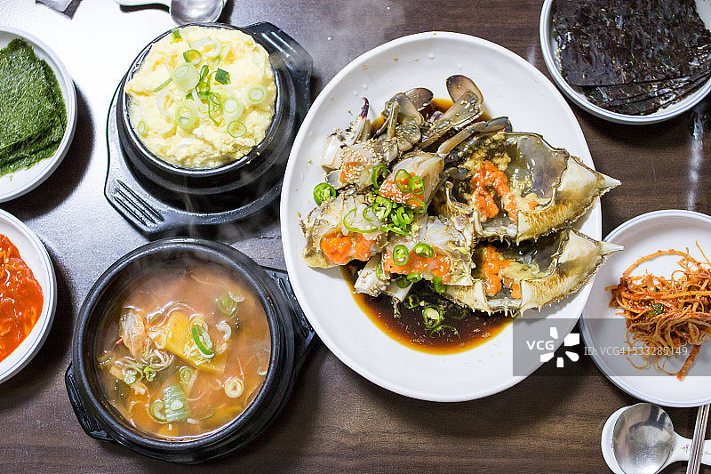 酱油蟹宴图片素材