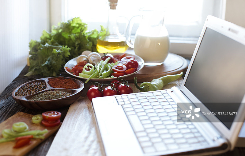 蔬菜种类和平板电脑图片素材
